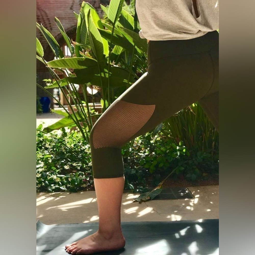 Lululemon Reveal Crop (15") - Picture 8 of 10
